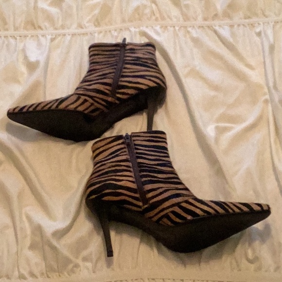 Antonio Melani Tiger Striped Horsehair Ankle Boots w/ Pointed Toes - Picture 4 of 11